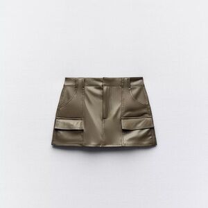 Sleek Olive Mini Skort with Pockets, Zara
